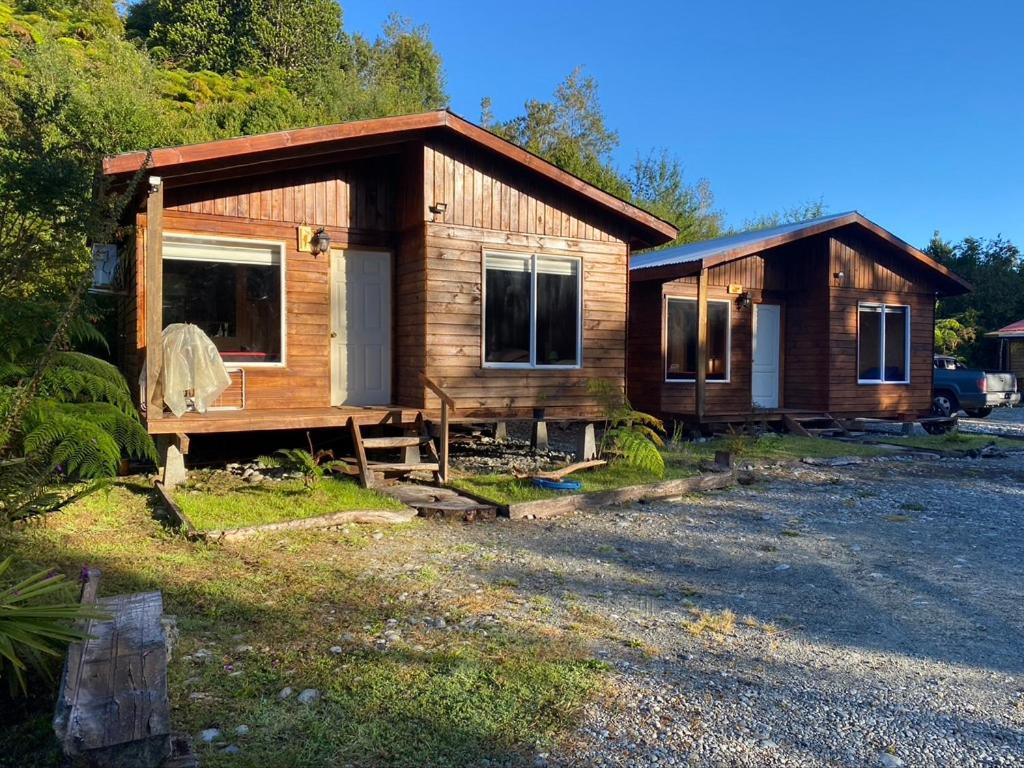 Cabanas & Tinajas Entre Volcanes Hornopirén Exterior foto